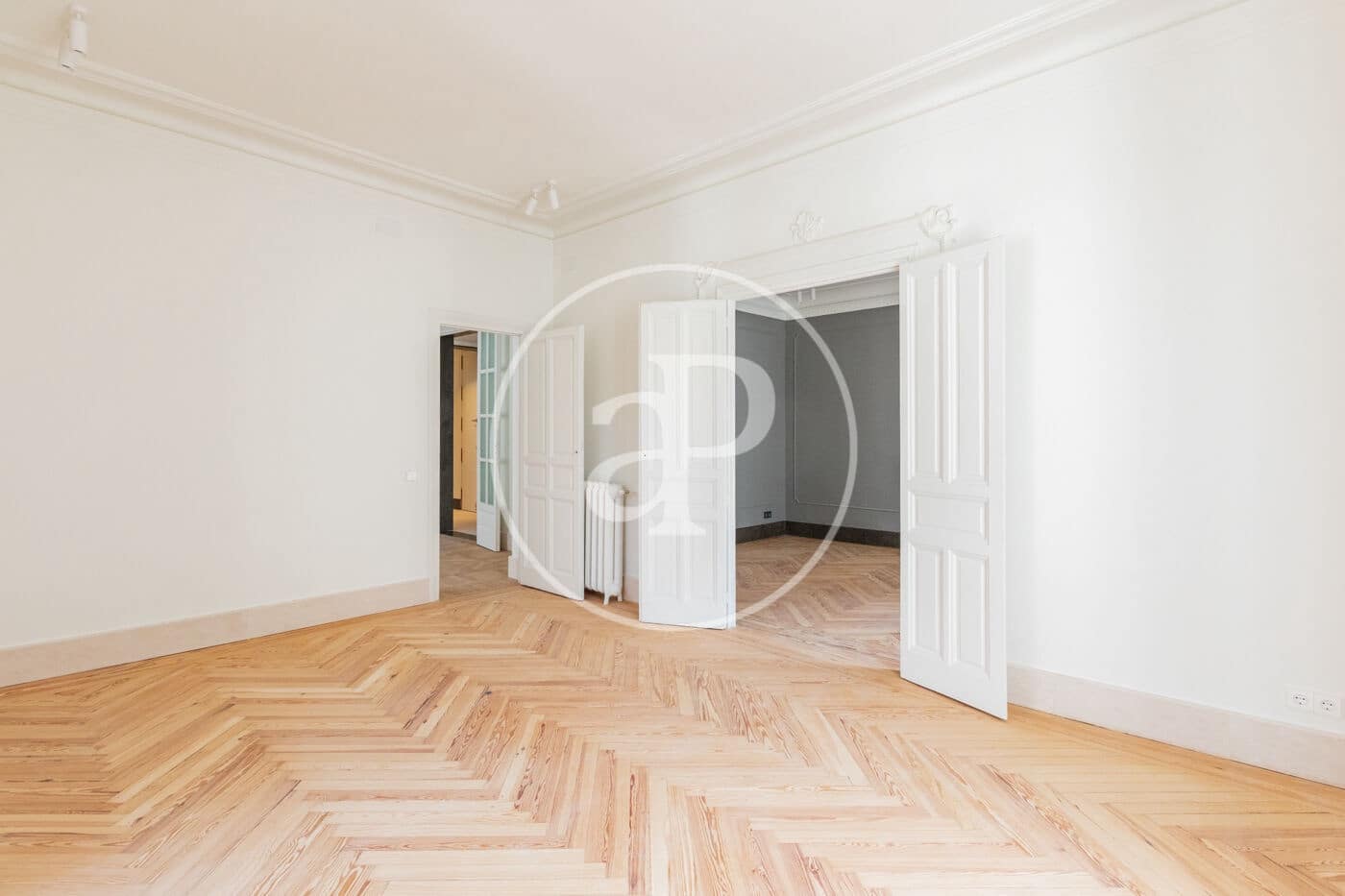 4 slaapkamer Appartement te huur in Madrid stad - € 15.000 (Ref: 9804305)