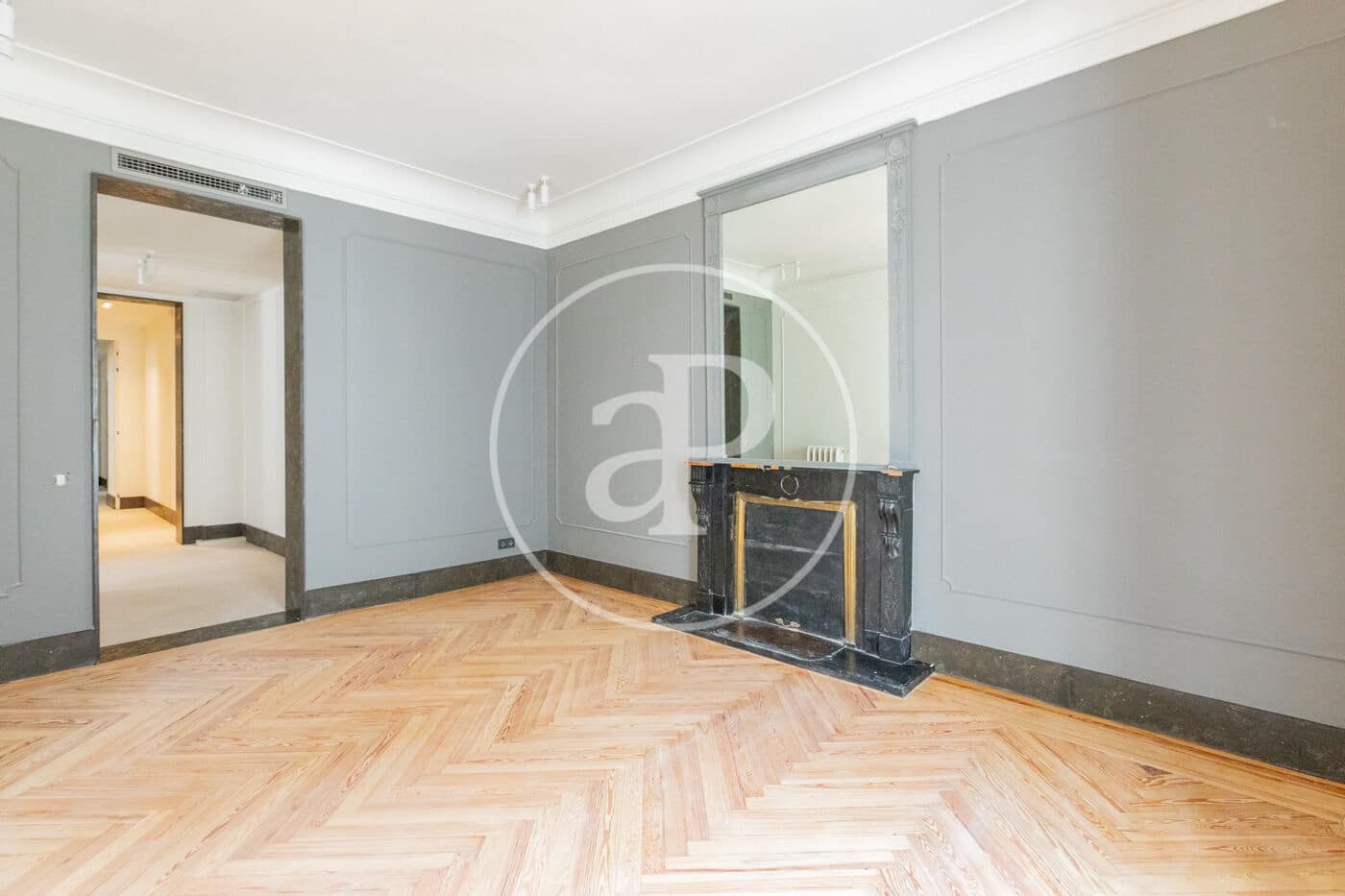 4 slaapkamer Appartement te huur in Madrid stad - € 15.000 (Ref: 9804305)