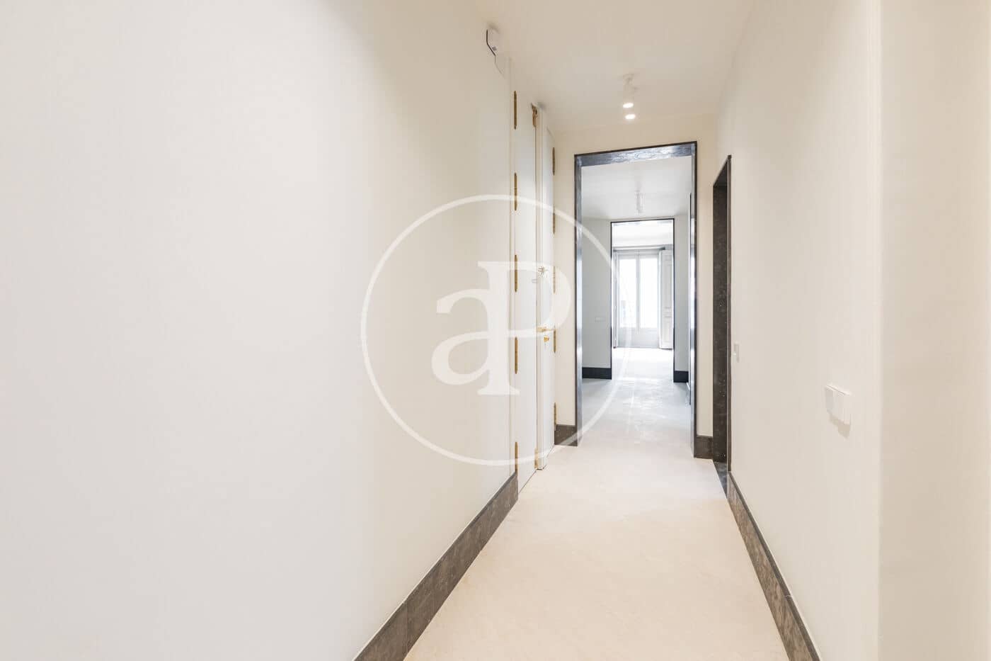 4 slaapkamer Appartement te huur in Madrid stad - € 15.000 (Ref: 9804305)