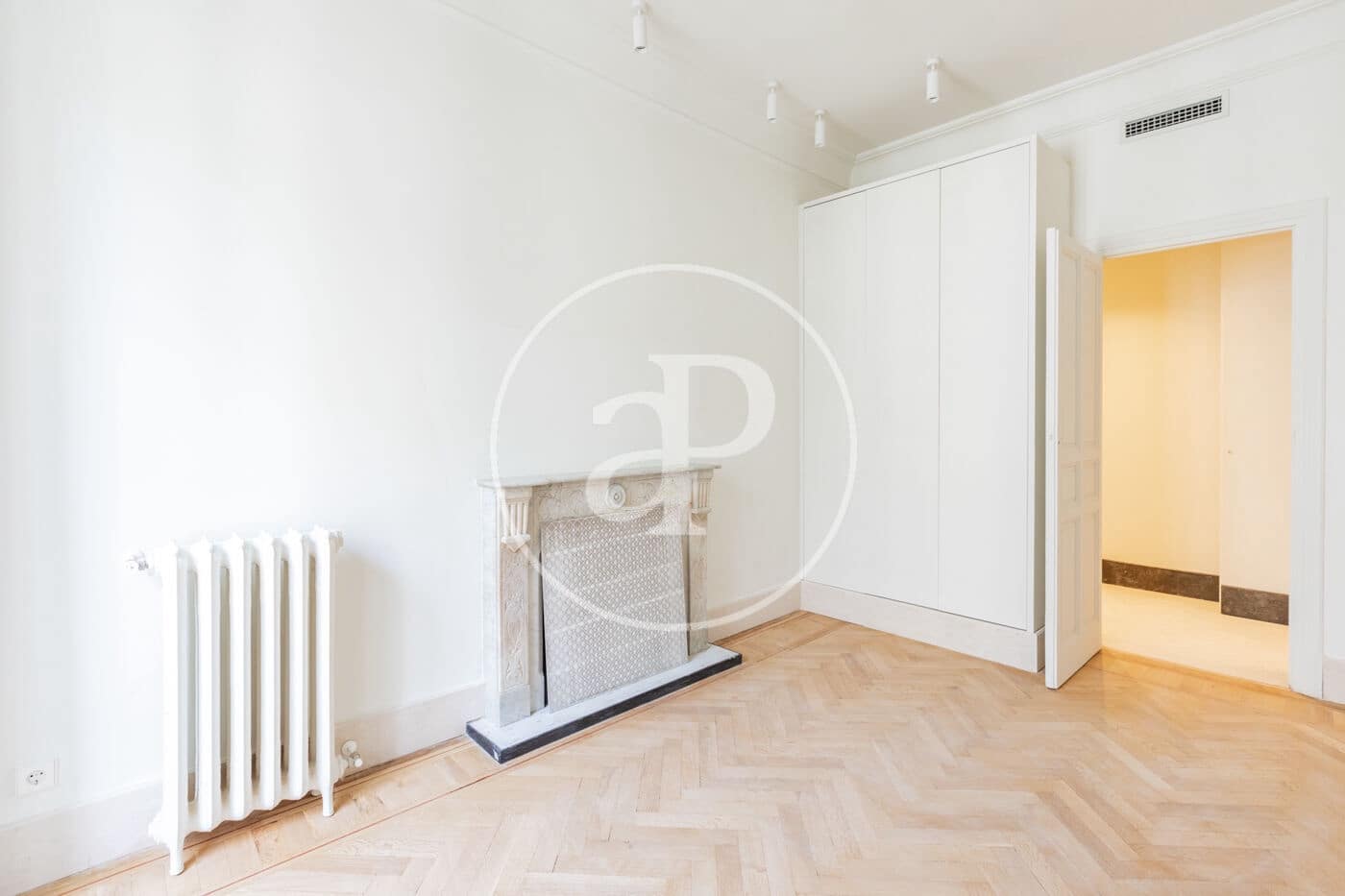 4 slaapkamer Appartement te huur in Madrid stad - € 15.000 (Ref: 9804305)