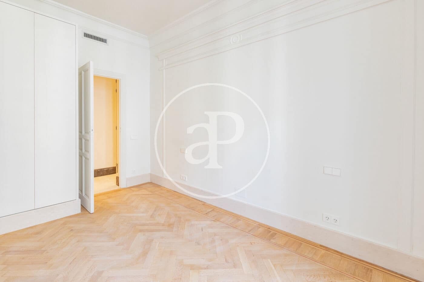 4 slaapkamer Appartement te huur in Madrid stad - € 15.000 (Ref: 9804305)