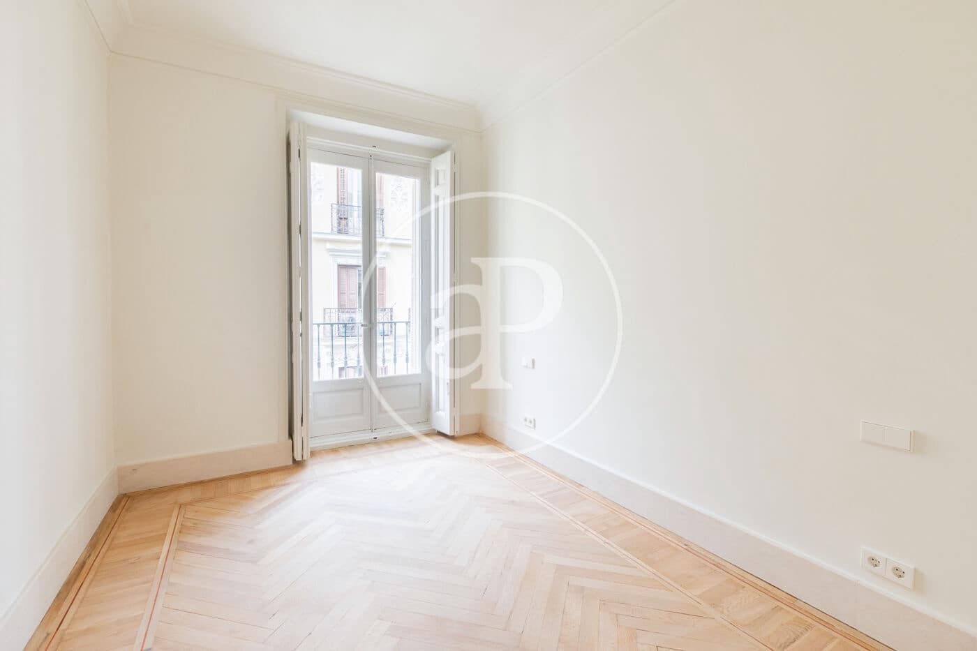 4 slaapkamer Appartement te huur in Madrid stad - € 15.000 (Ref: 9804305)