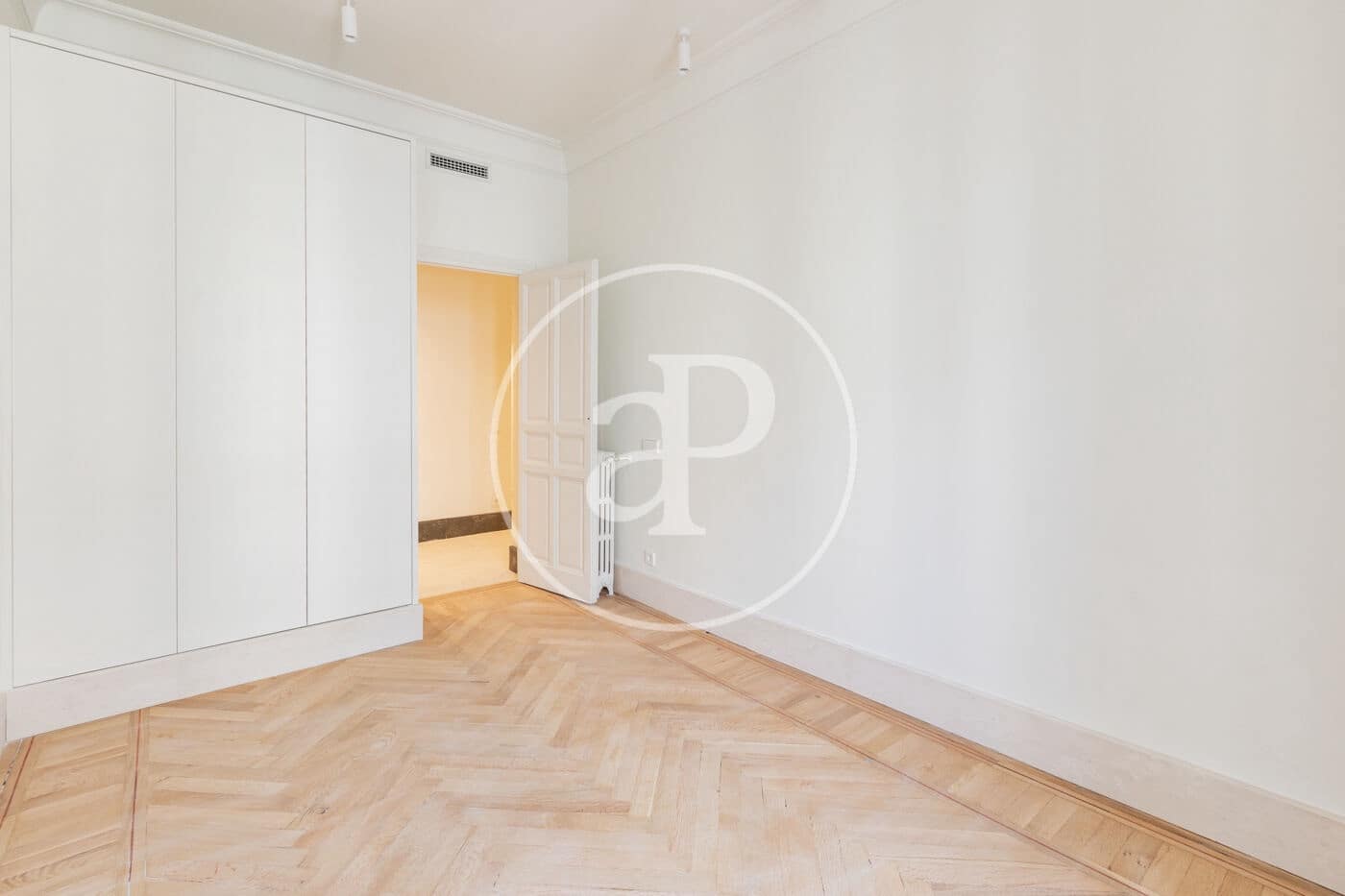 4 slaapkamer Appartement te huur in Madrid stad - € 15.000 (Ref: 9804305)