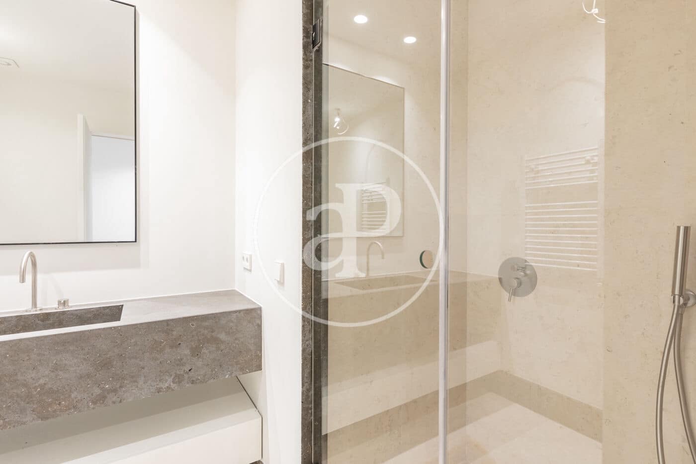 4 slaapkamer Appartement te huur in Madrid stad - € 15.000 (Ref: 9804305)