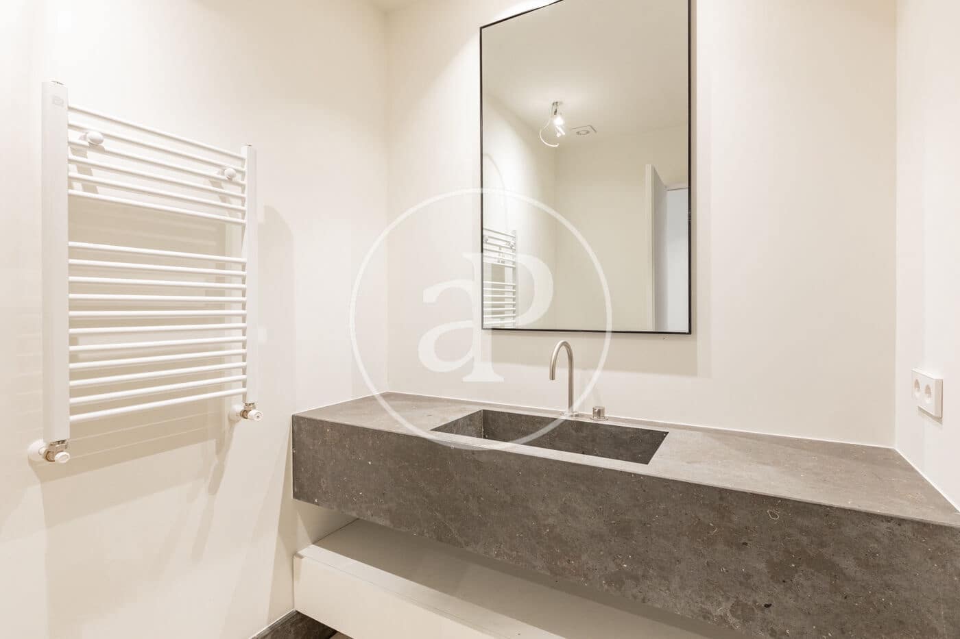 4 slaapkamer Appartement te huur in Madrid stad - € 15.000 (Ref: 9804305)