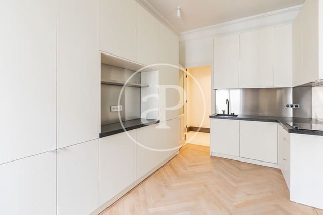 4 slaapkamer Appartement te huur in Justicia, Madrid stad - € 15.000 (Ref: 9804305)