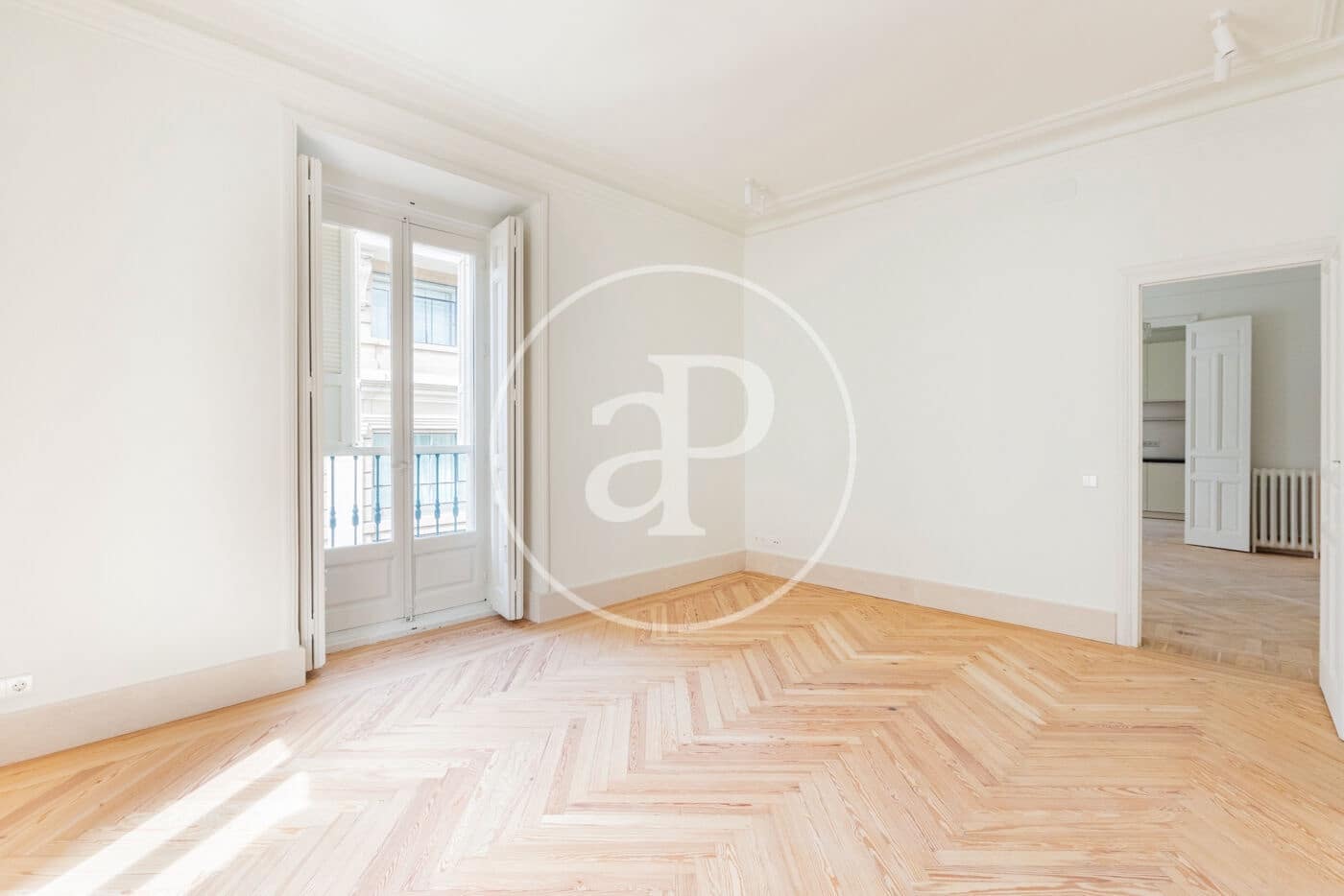 4 slaapkamer Appartement te huur in Madrid stad - € 15.000 (Ref: 9804305)
