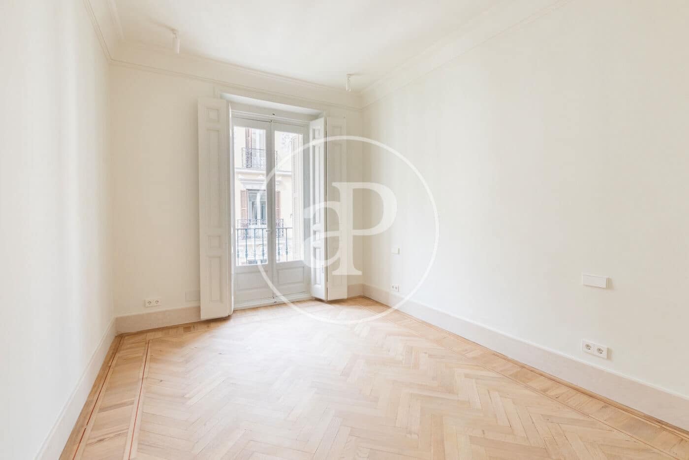 4 slaapkamer Appartement te huur in Madrid stad - € 15.000 (Ref: 9804305)