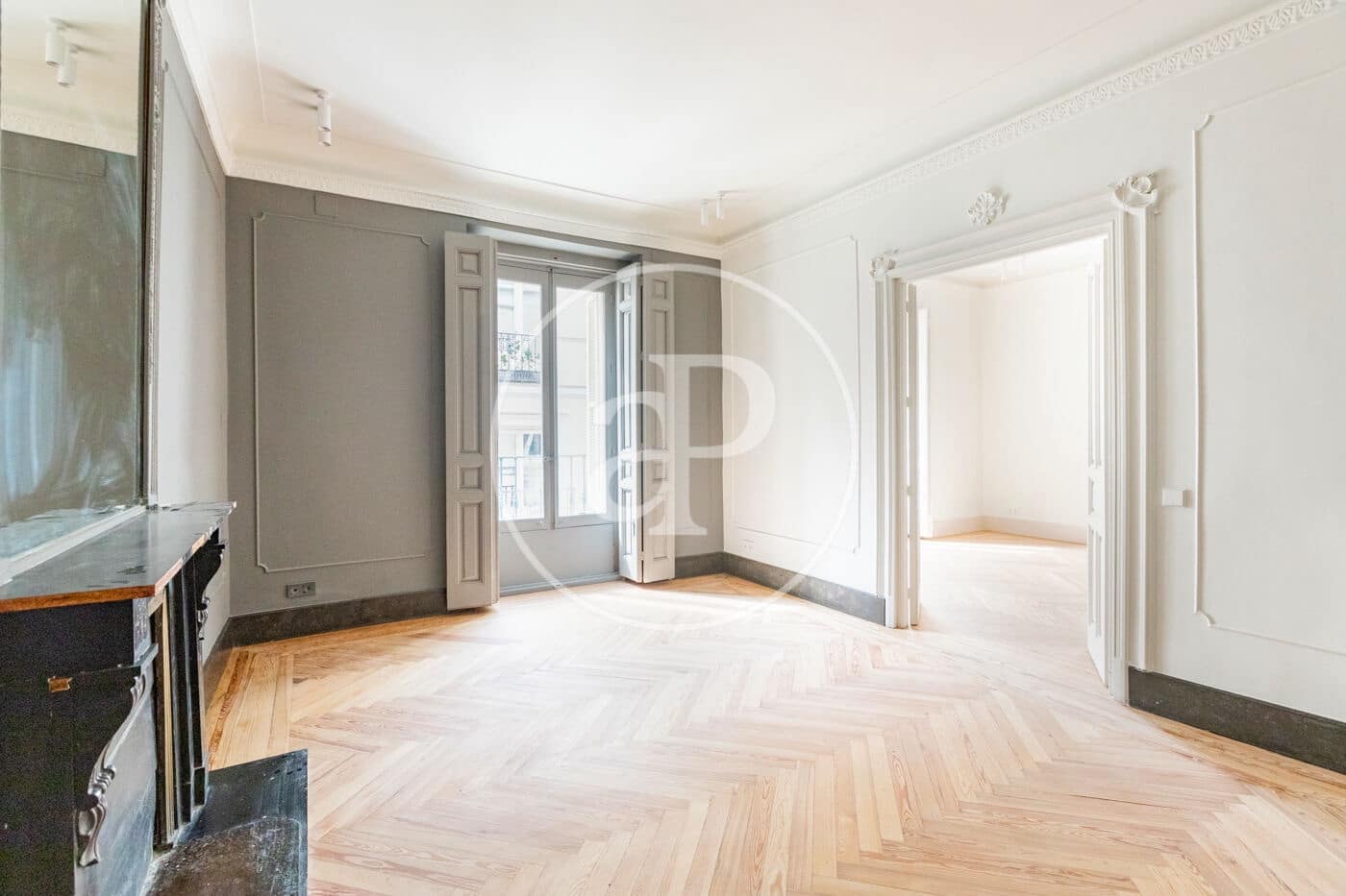 4 slaapkamer Appartement te huur in Madrid stad - € 15.000 (Ref: 9804305)