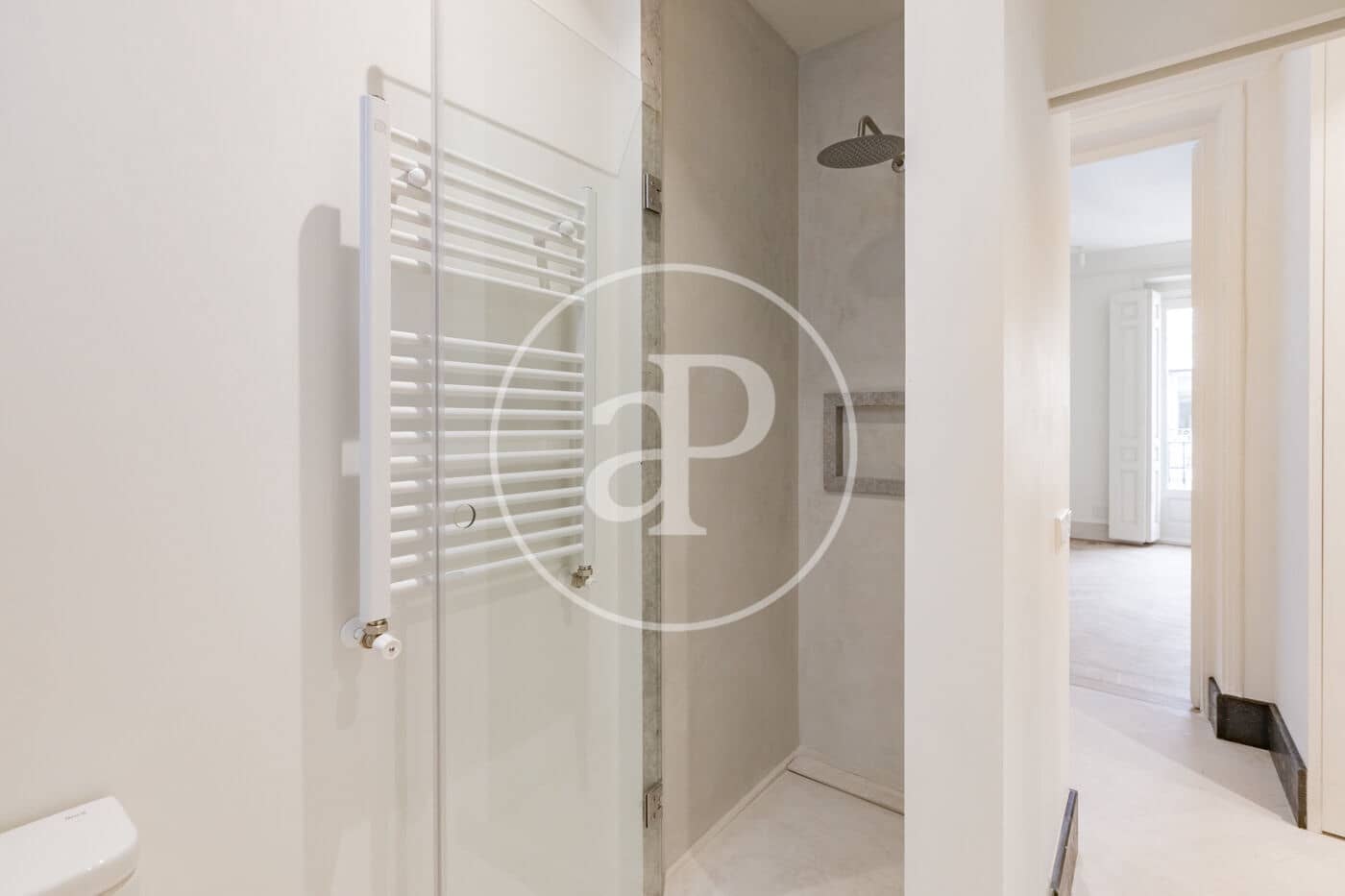 4 slaapkamer Appartement te huur in Madrid stad - € 15.000 (Ref: 9804305)