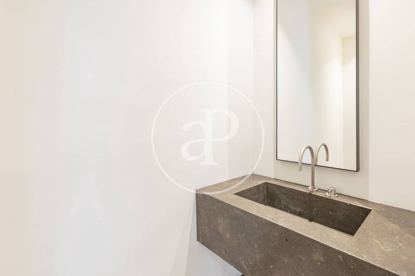 4 slaapkamer Appartement te huur in Madrid stad - € 15.000 (Ref: 9804305)