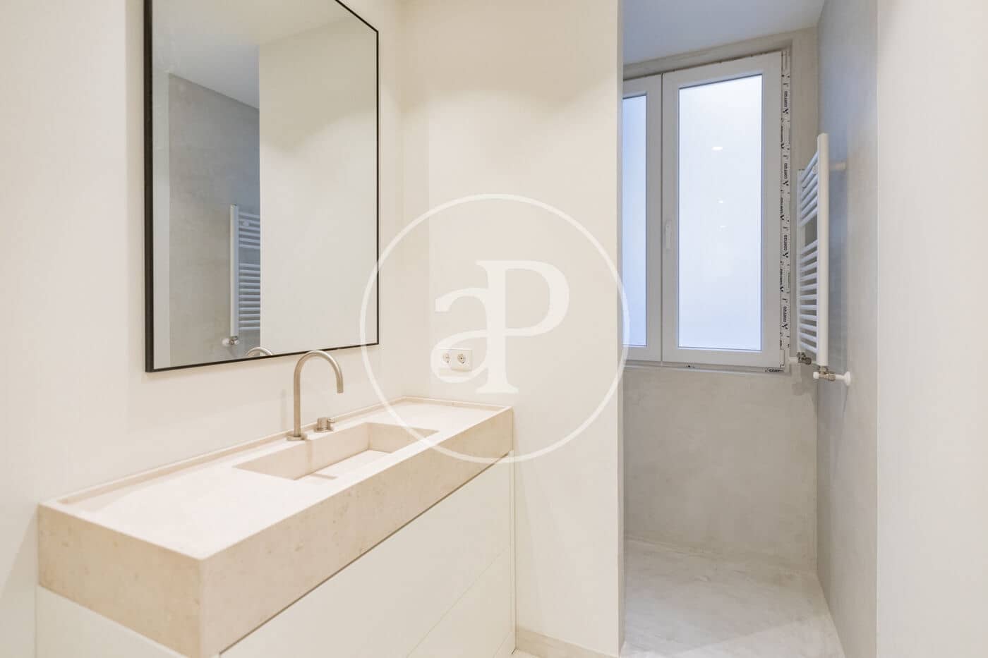 4 slaapkamer Appartement te huur in Madrid stad - € 15.000 (Ref: 9804305)