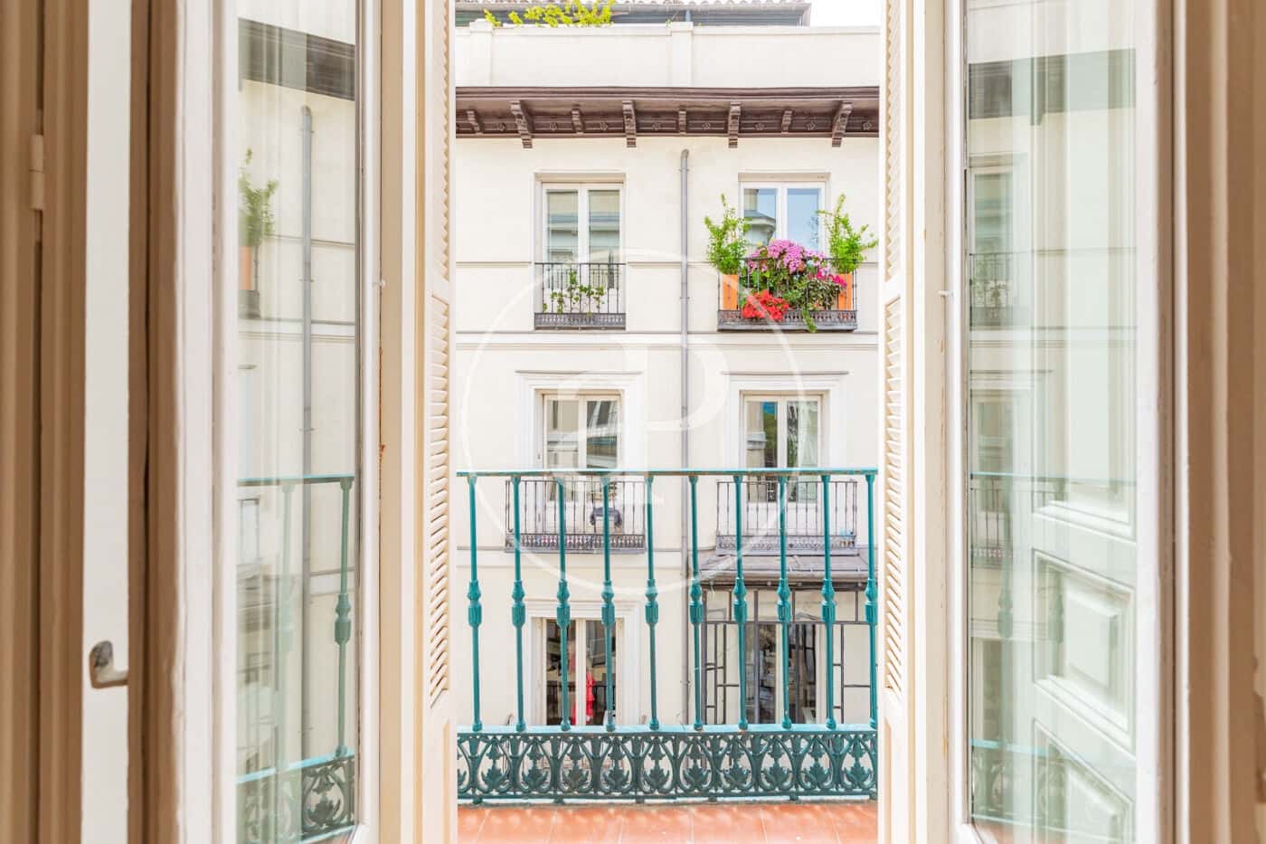 4 slaapkamer Appartement te huur in Madrid stad - € 15.000 (Ref: 9804305)