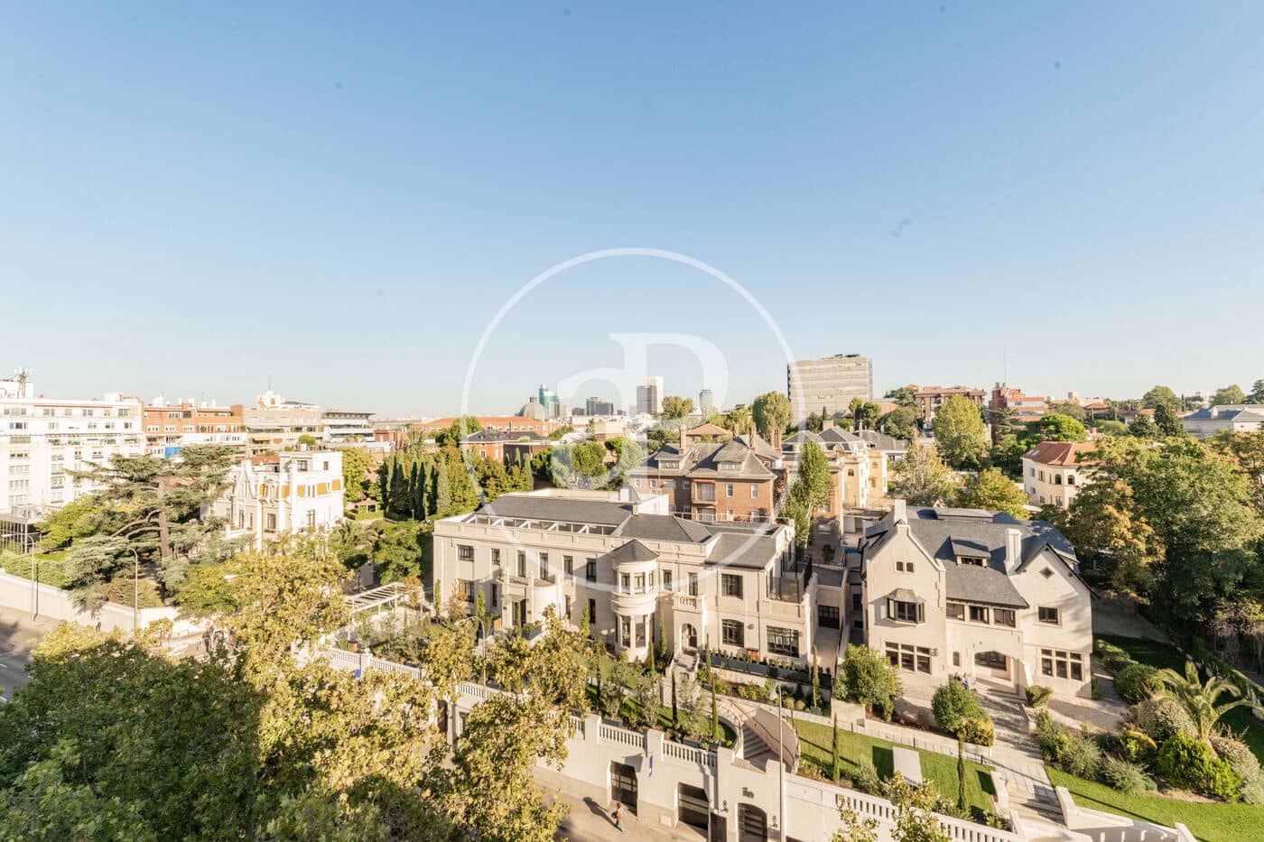 2 soverom Penthouse til leie i Madrid by - € 7 500 (Ref: 9804306)