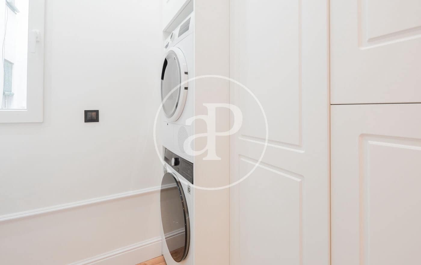 Appartement de 3 chambres à louer à Madrid ville - 8 000 € (Ref: 9804308)