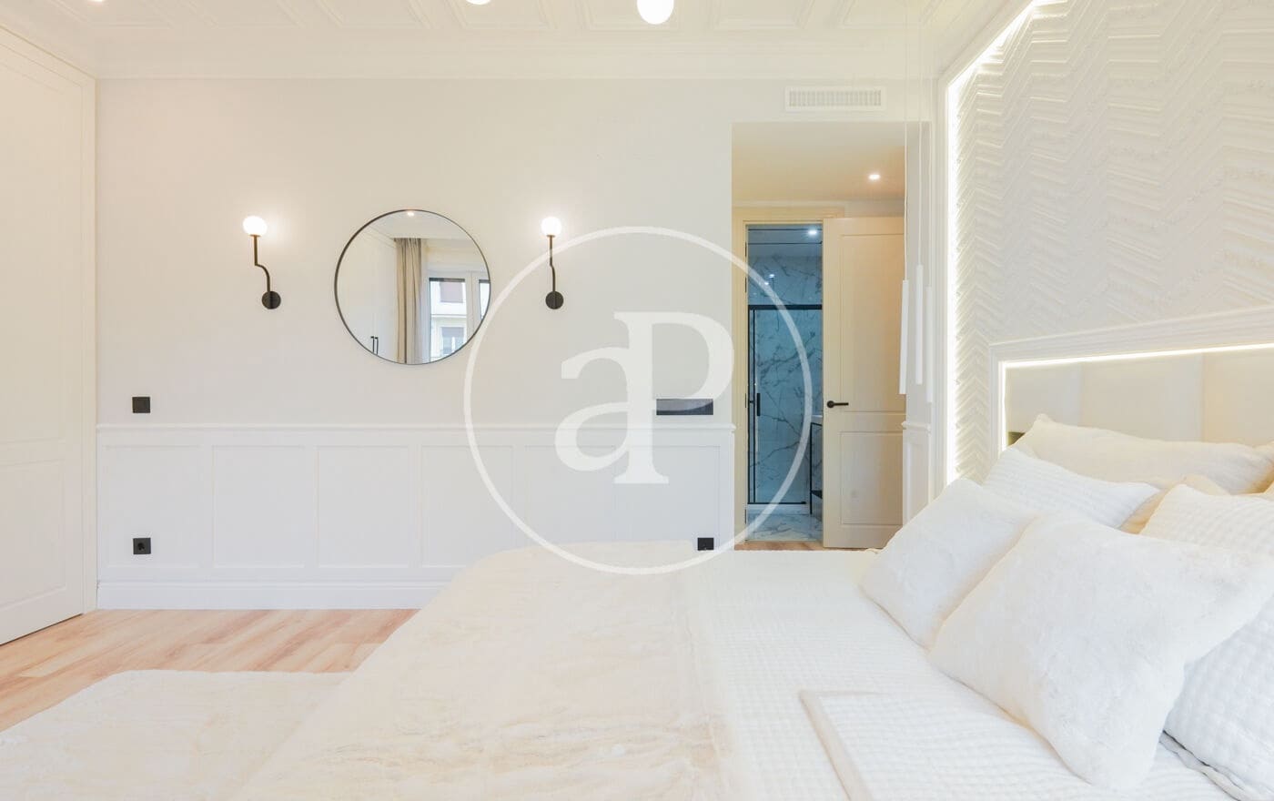 Appartement de 3 chambres à louer à Madrid ville - 8 000 € (Ref: 9804308)