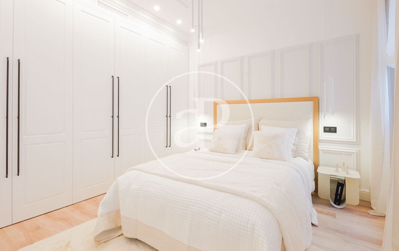 Appartement de 3 chambres à louer à Madrid ville - 8 000 € (Ref: 9804308)