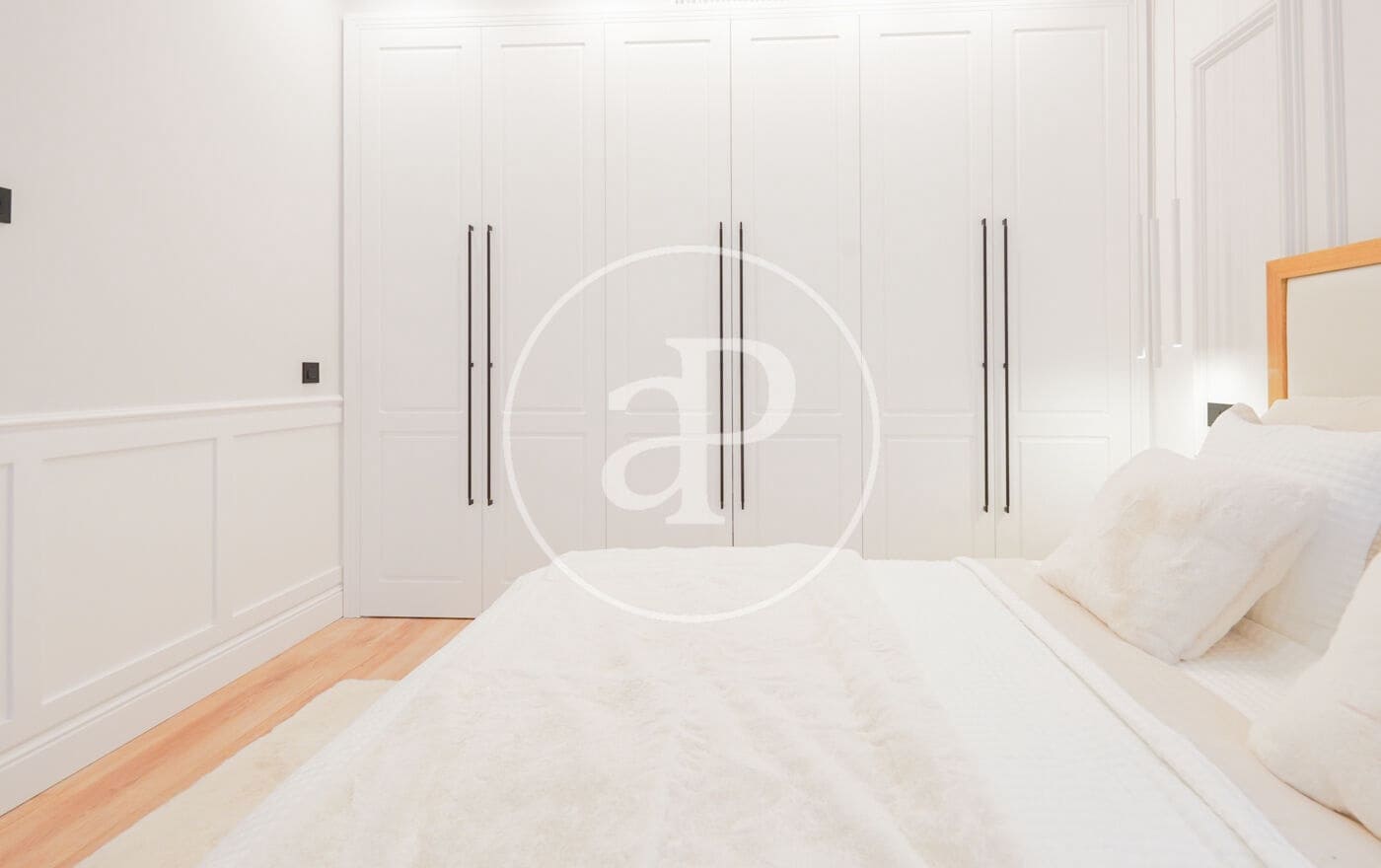 Appartement de 3 chambres à louer à Madrid ville - 8 000 € (Ref: 9804308)