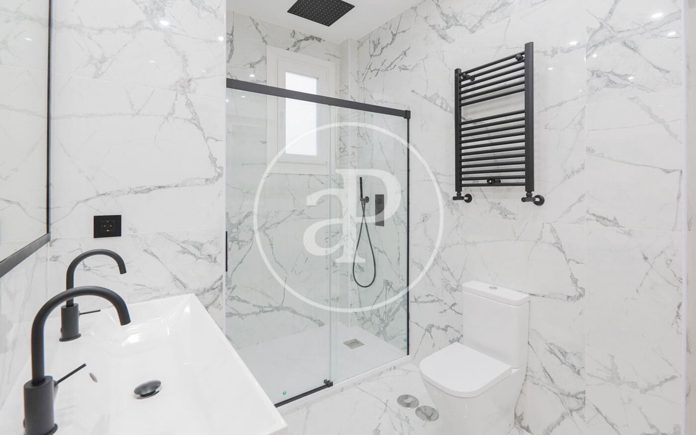 Appartement de 3 chambres à louer à Madrid ville - 8 000 € (Ref: 9804308)