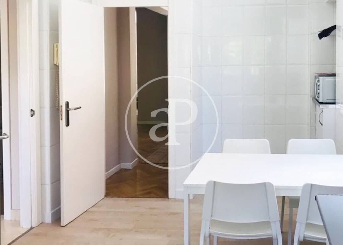 5 bedroom Villa for sale in Madrid city with pool - € 1,450,000 (Ref: 9806483)