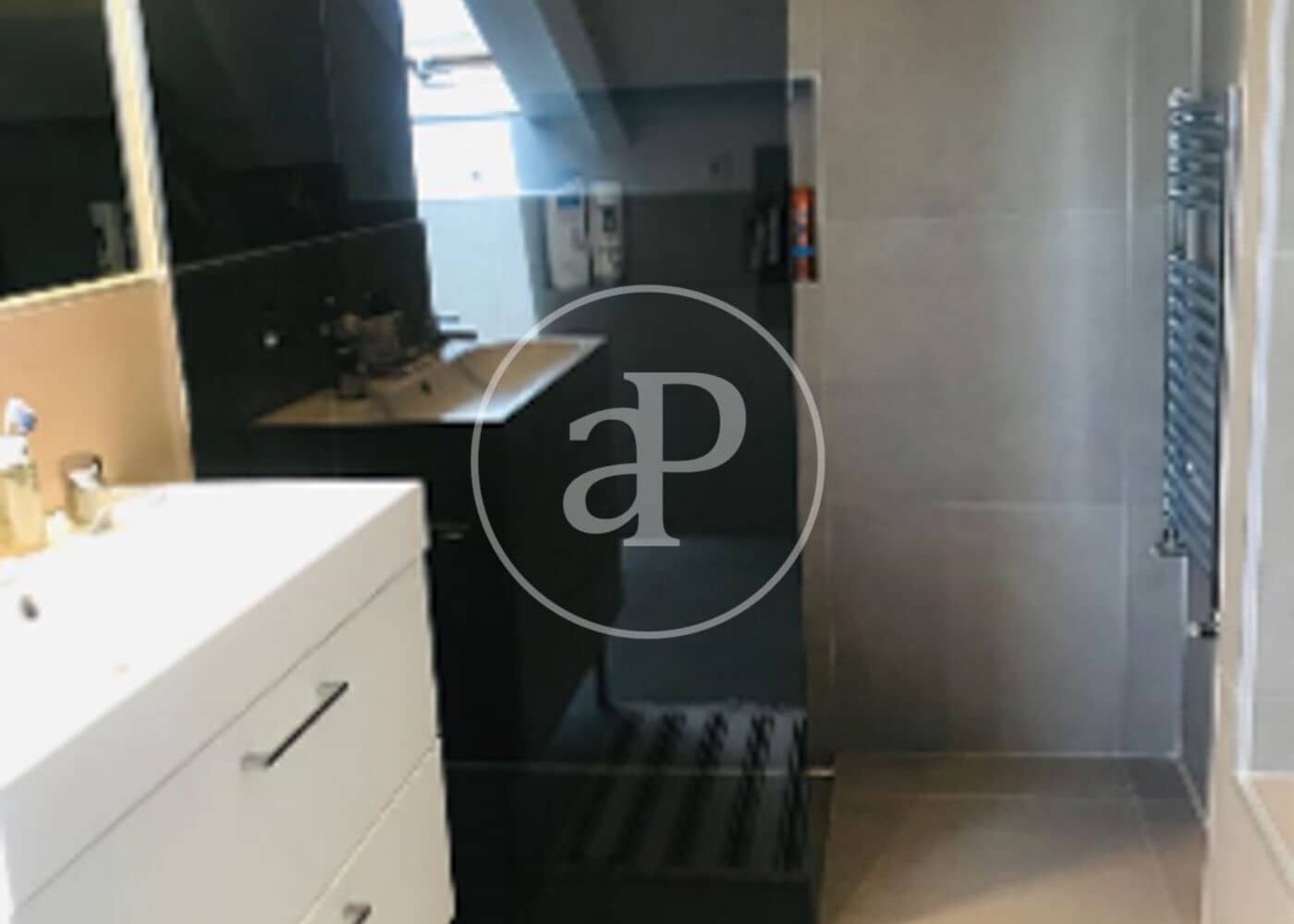 5 bedroom Villa for sale in Madrid city with pool - € 1,450,000 (Ref: 9806483)