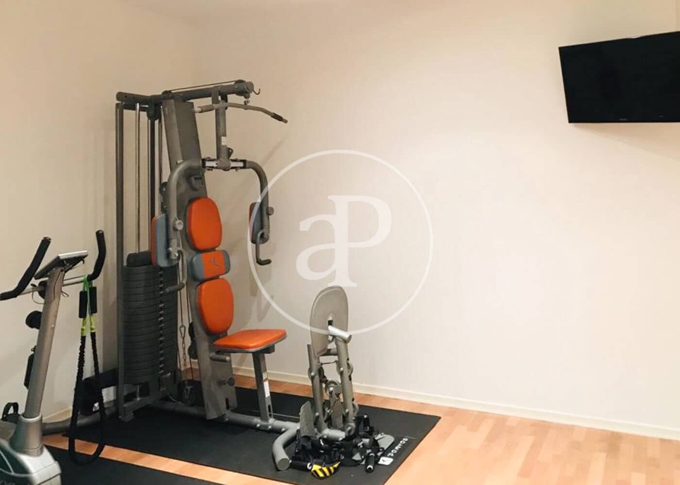 5 bedroom Villa for sale in Madrid city with pool - € 1,450,000 (Ref: 9806483)