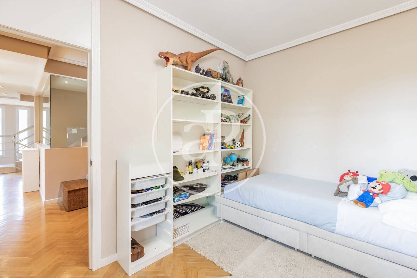 5 bedroom Villa for sale in Madrid city with pool - € 1,450,000 (Ref: 9806483)