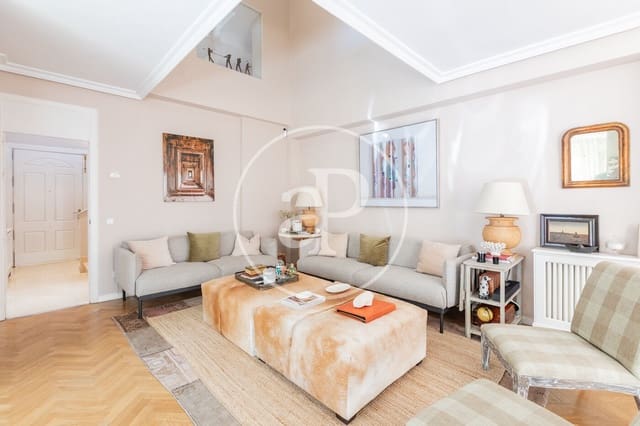 Chalet de 5 habitaciones en Aravaca, Madrid ciudad en venta con piscina - 1.450.000 € (Ref: 9806483)