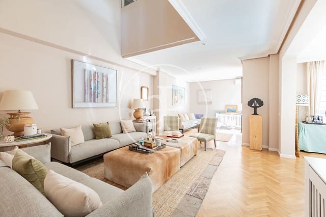 Chalet de 5 habitaciones en Aravaca, Madrid ciudad en venta con piscina - 1.450.000 € (Ref: 9806483)