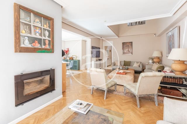 Chalet de 5 habitaciones en Aravaca, Madrid ciudad en venta con piscina - 1.450.000 € (Ref: 9806483)