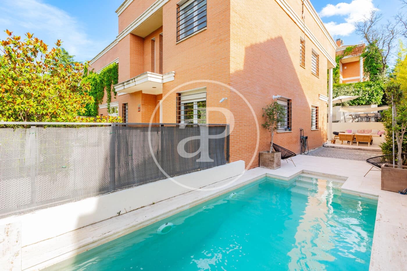 5 bedroom Villa for sale in Madrid city with pool - € 1,450,000 (Ref: 9806483)