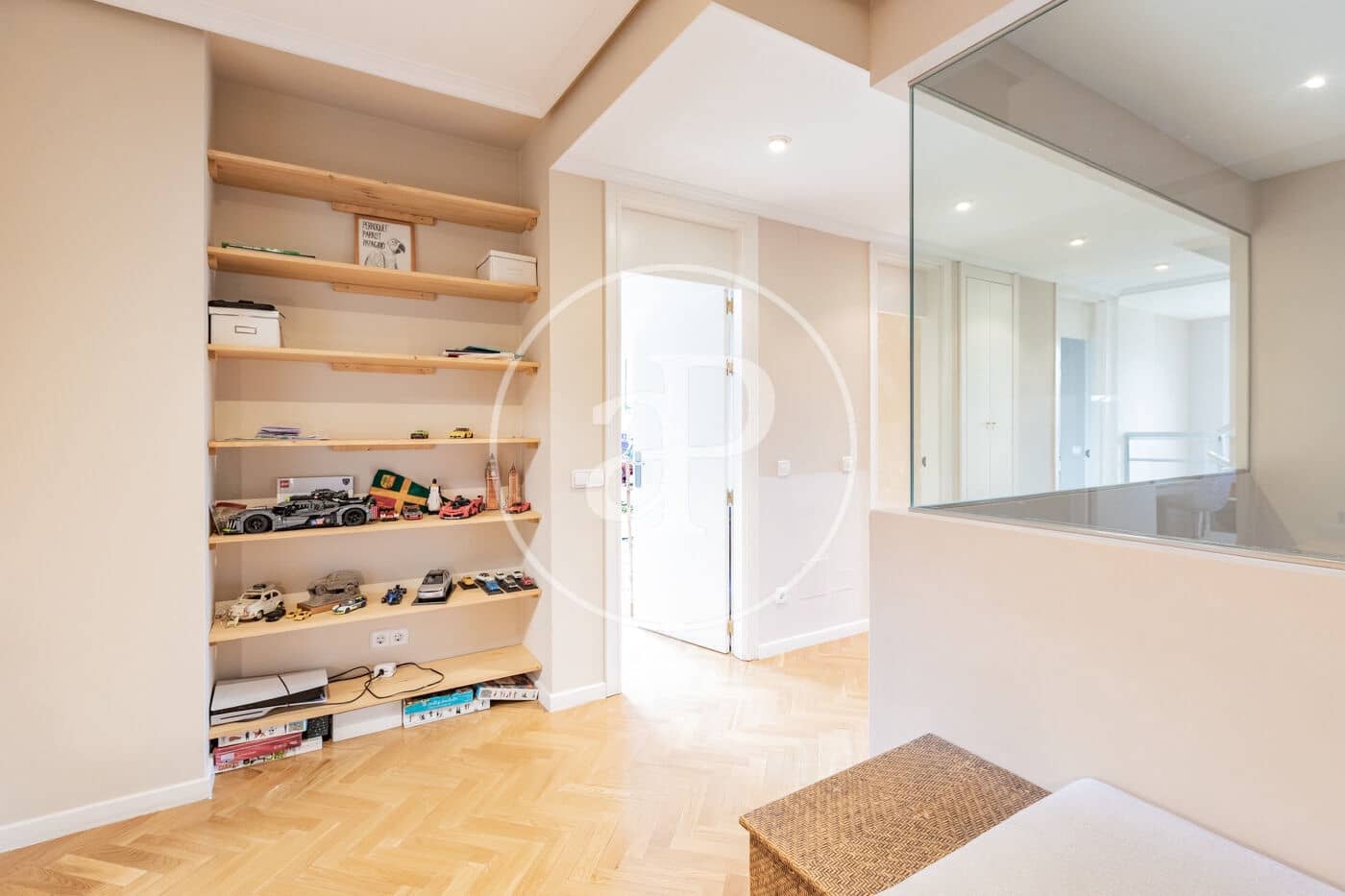 5 bedroom Villa for sale in Madrid city with pool - € 1,450,000 (Ref: 9806483)
