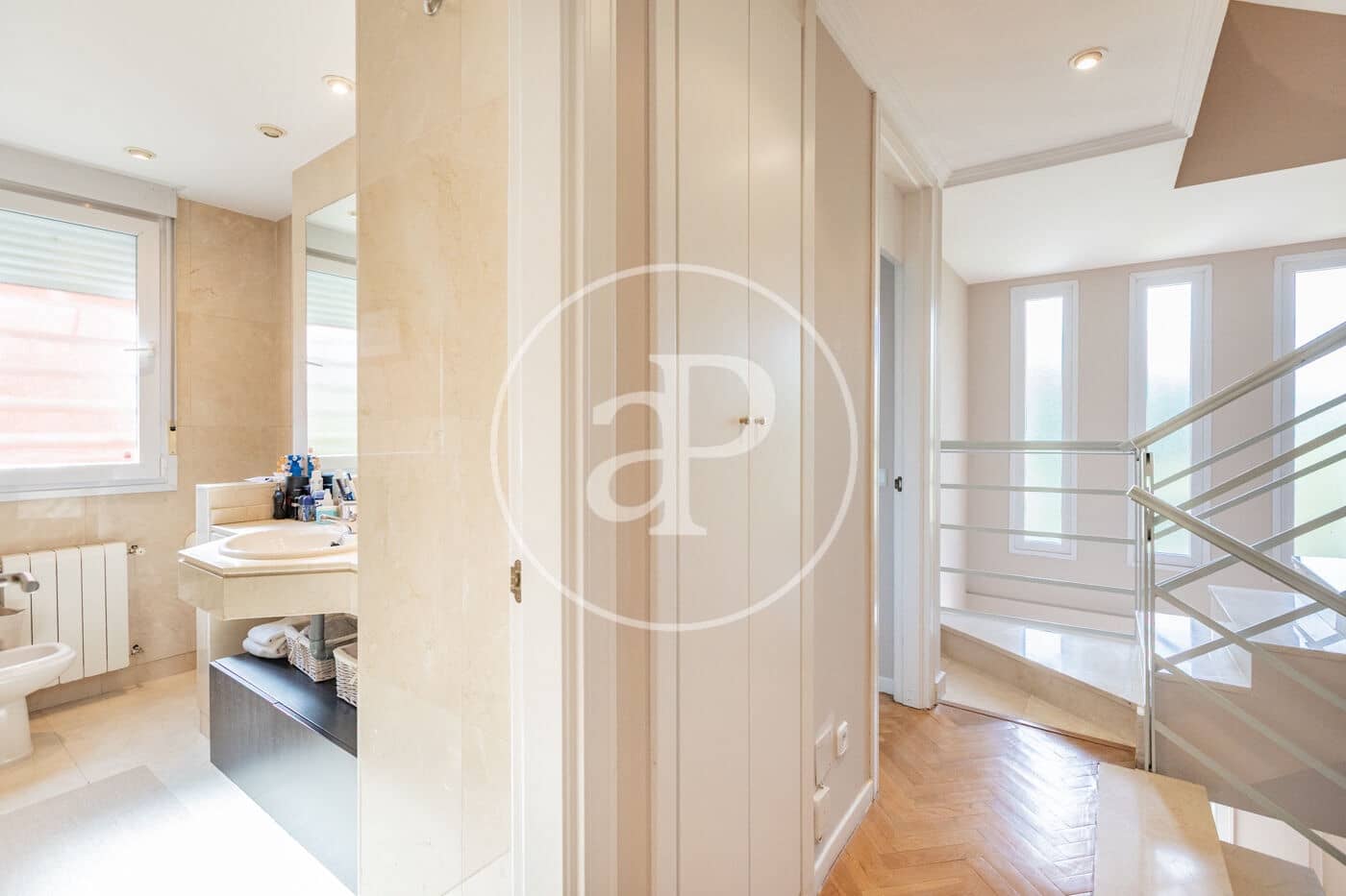 5 bedroom Villa for sale in Madrid city with pool - € 1,450,000 (Ref: 9806483)
