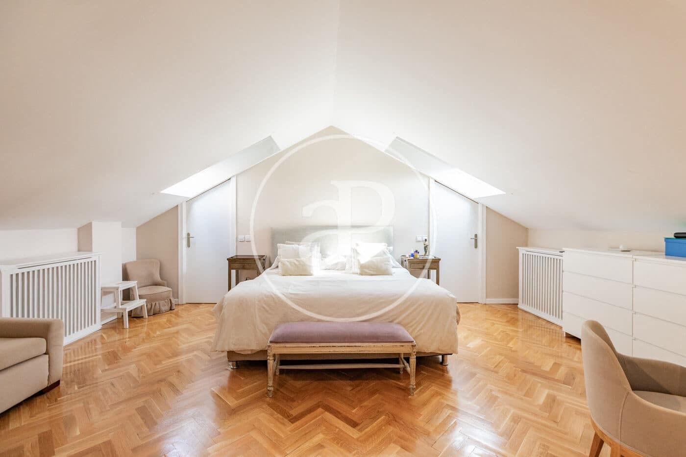 5 bedroom Villa for sale in Madrid city with pool - € 1,450,000 (Ref: 9806483)