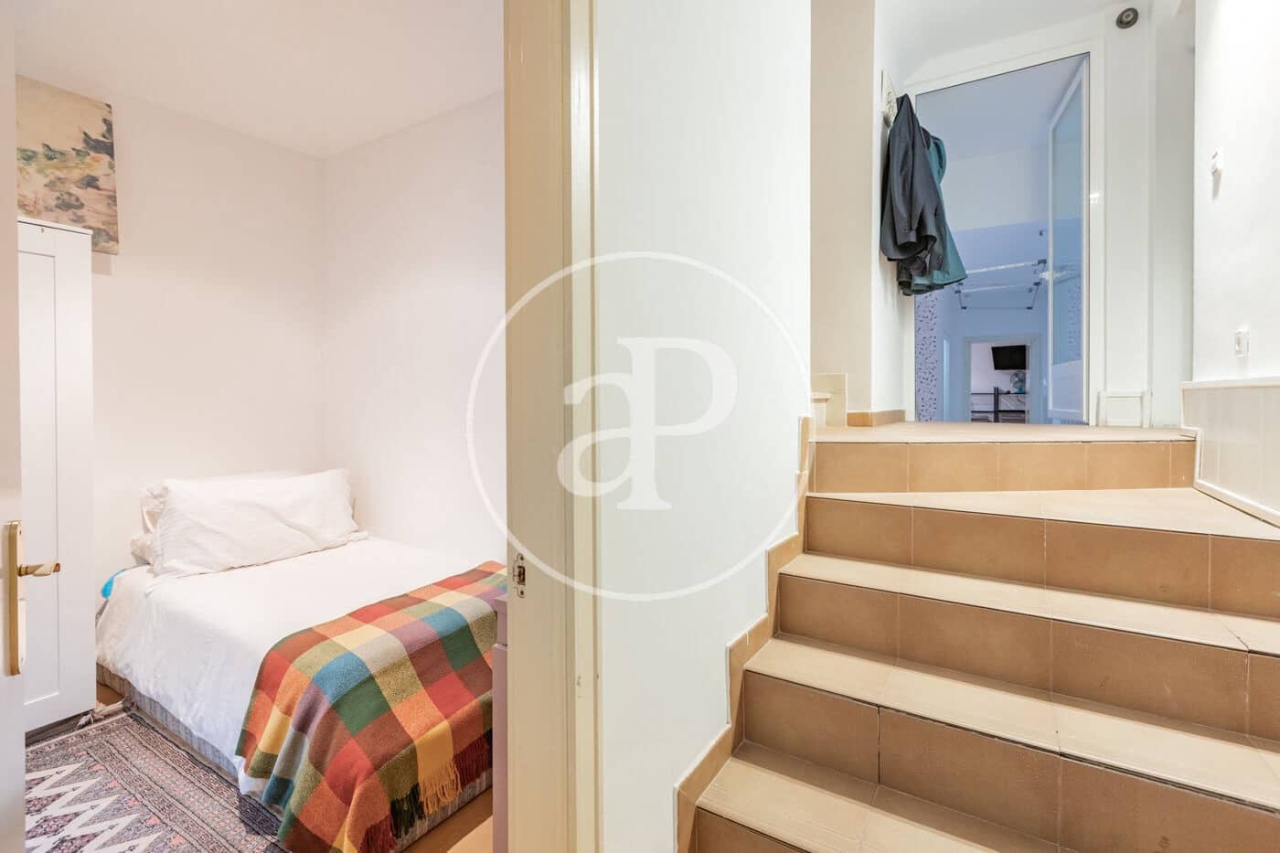 5 bedroom Villa for sale in Madrid city with pool - € 1,450,000 (Ref: 9806483)