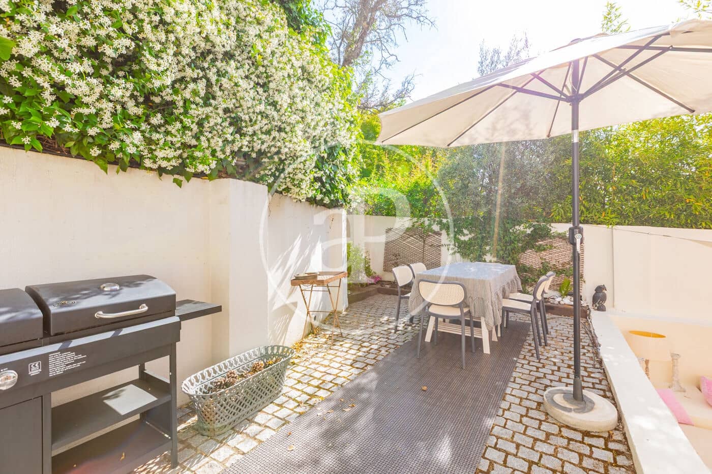 5 bedroom Villa for sale in Madrid city with pool - € 1,450,000 (Ref: 9806483)
