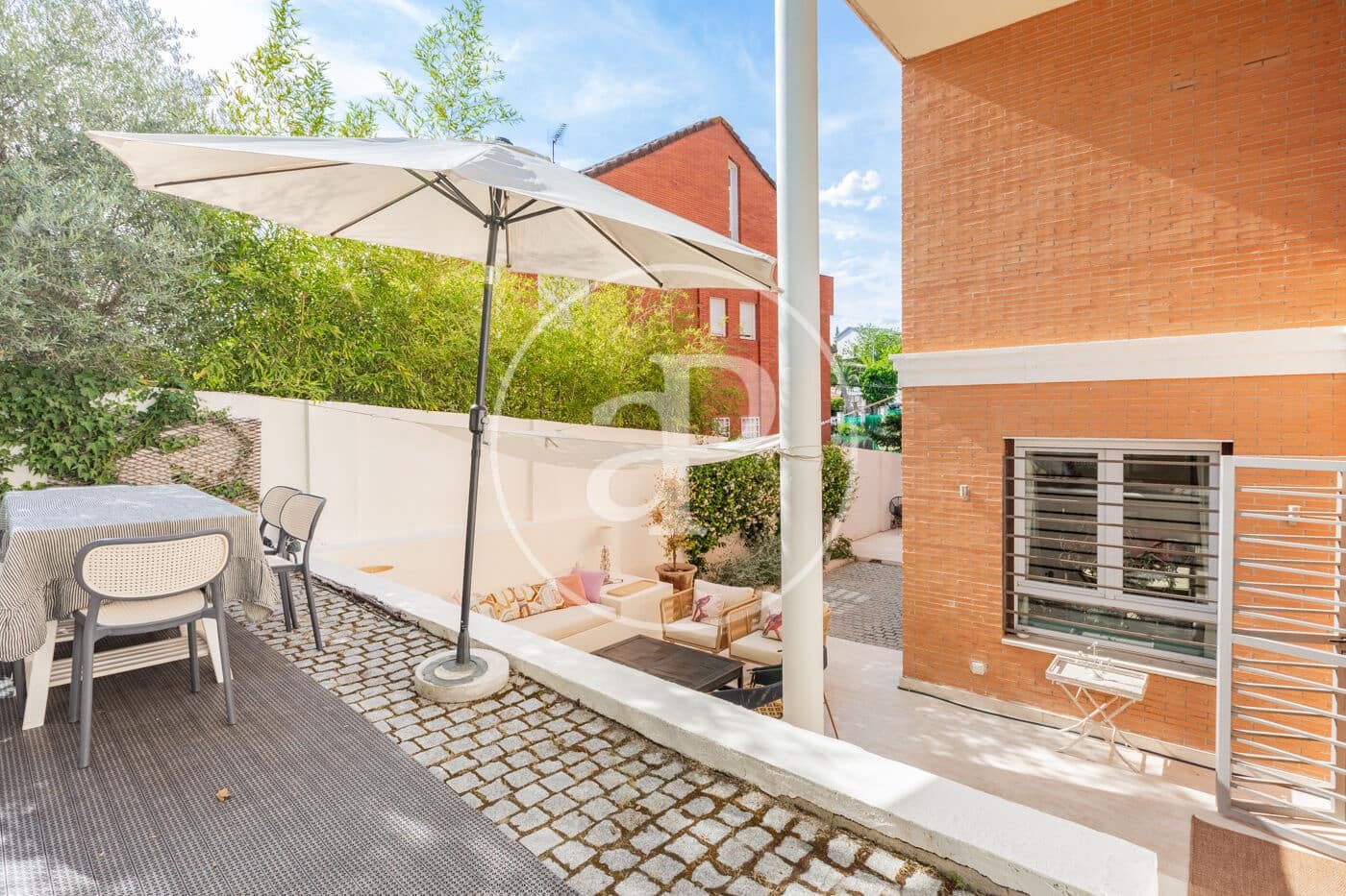 5 bedroom Villa for sale in Madrid city with pool - € 1,450,000 (Ref: 9806483)