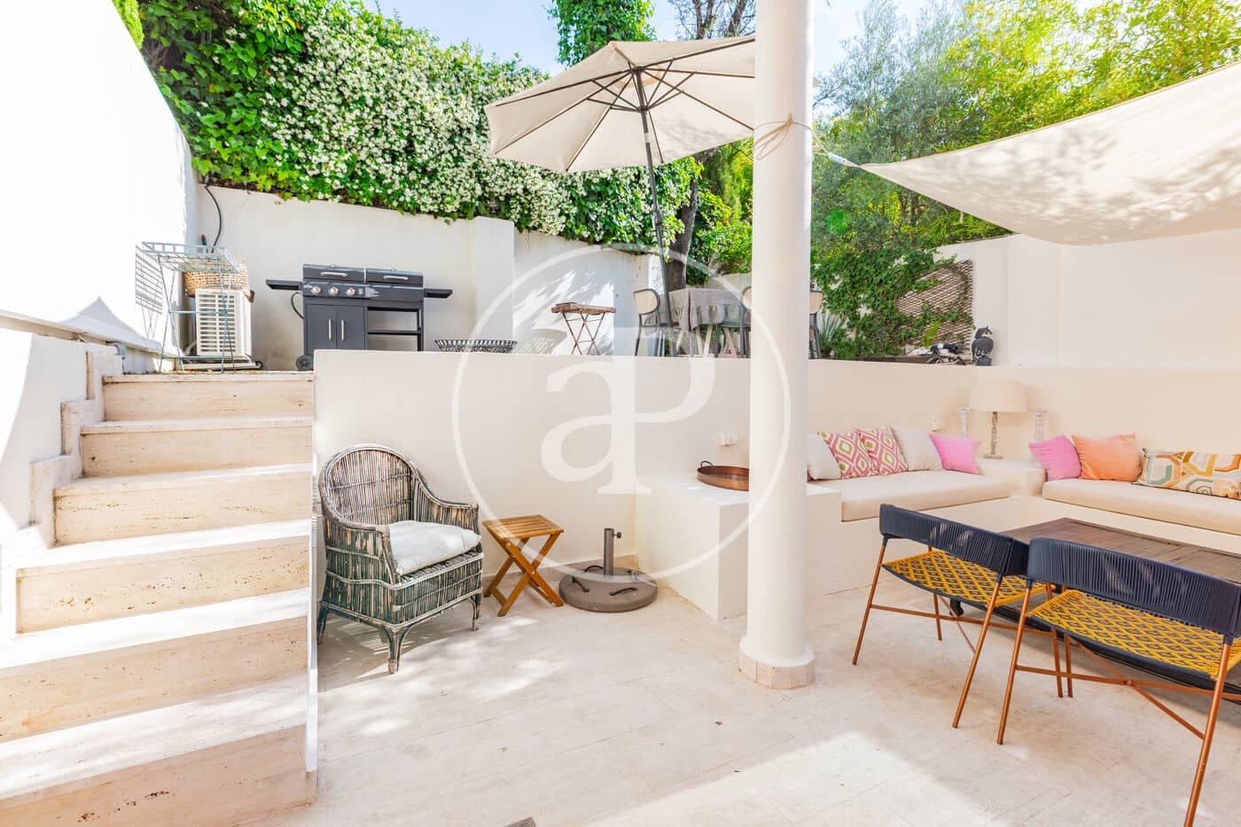 5 bedroom Villa for sale in Madrid city with pool - € 1,450,000 (Ref: 9806483)