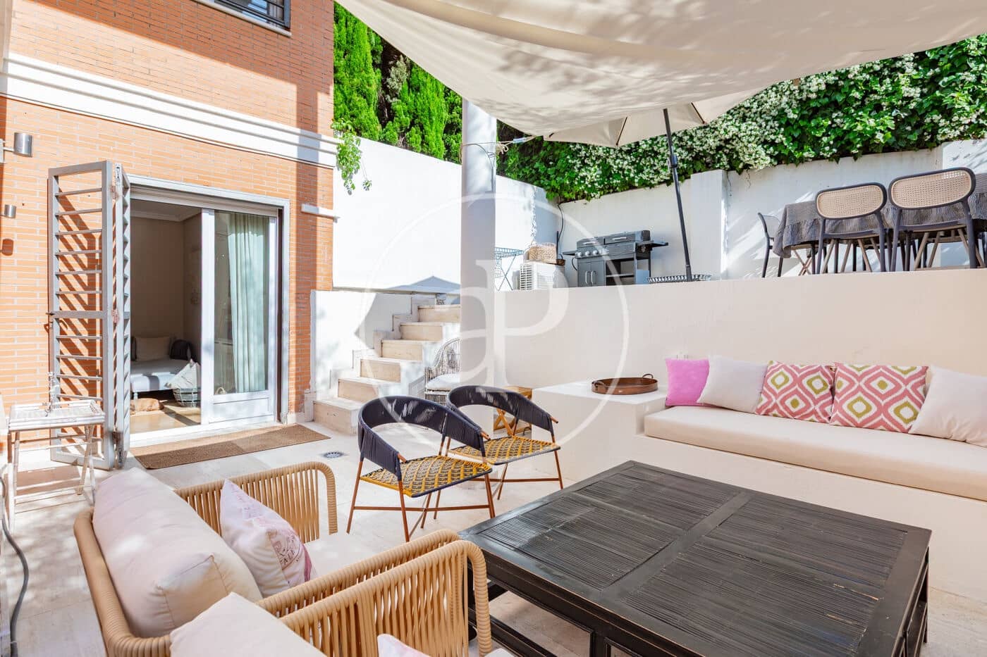 5 bedroom Villa for sale in Madrid city with pool - € 1,450,000 (Ref: 9806483)