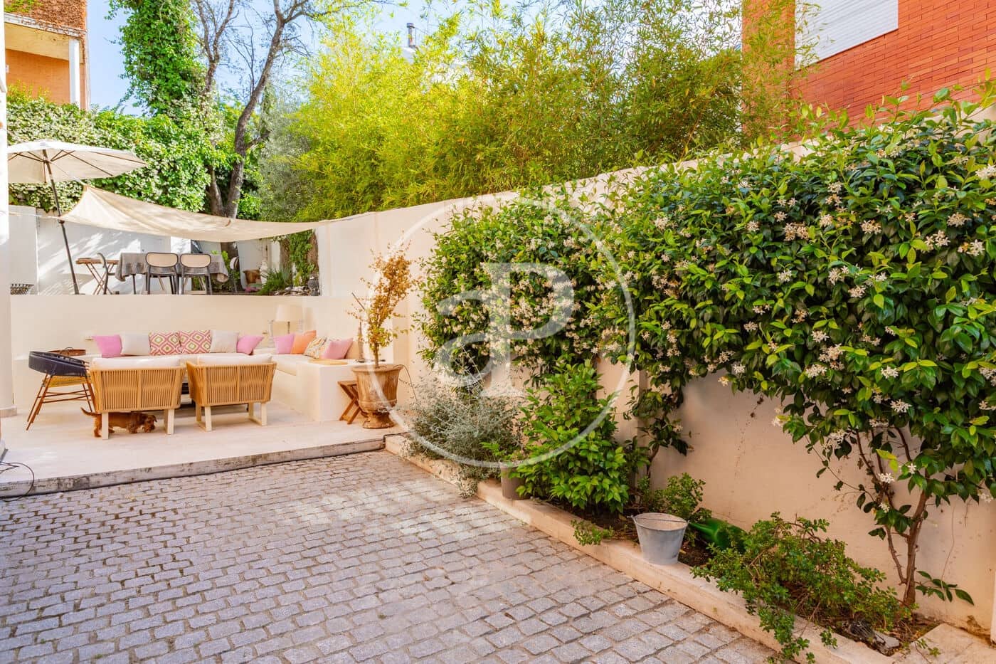 5 bedroom Villa for sale in Madrid city with pool - € 1,450,000 (Ref: 9806483)