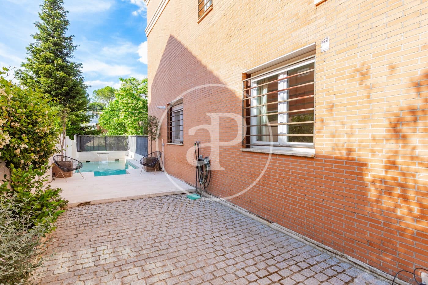 5 bedroom Villa for sale in Madrid city with pool - € 1,450,000 (Ref: 9806483)