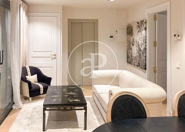 2 soverom Leilighet til leie i El Viso, Madrid by med svømmebasseng - € 3 500 (Ref: 9806484)