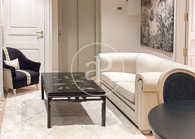 2 soverom Leilighet til leie i El Viso, Madrid by med svømmebasseng - € 3 500 (Ref: 9806484)