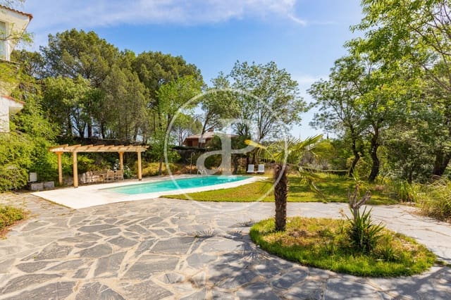 6 Zimmer Villa zu verkaufen in Torrelodones mit Pool - 1.125.000 € (Ref: 9807966)