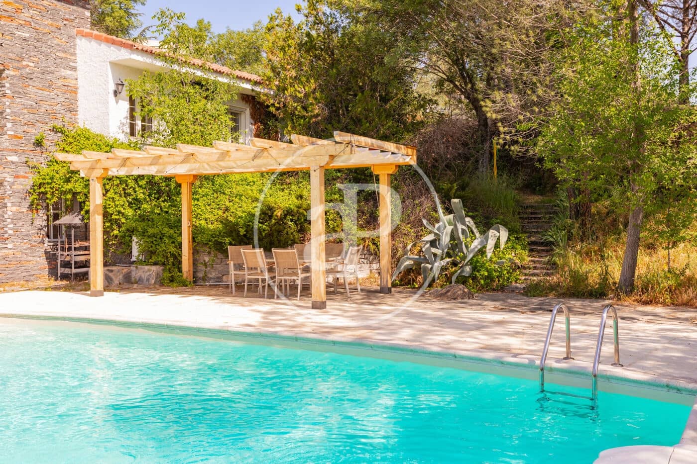 6 Zimmer Villa zu verkaufen in Torrelodones mit Pool - 1.125.000 € (Ref: 9807966)