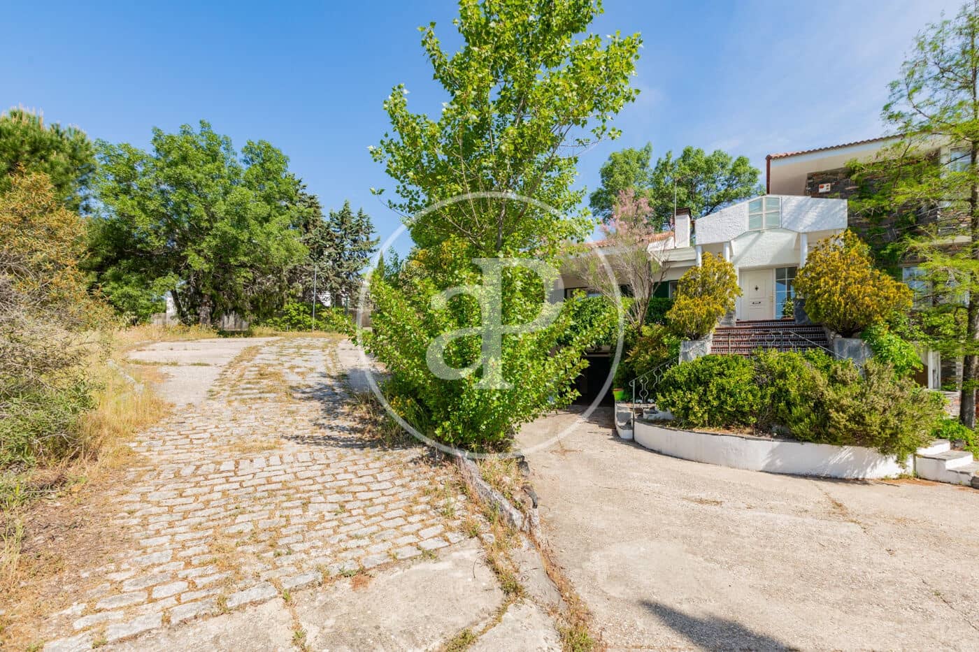 6 Zimmer Villa zu verkaufen in Torrelodones mit Pool - 1.125.000 € (Ref: 9807966)