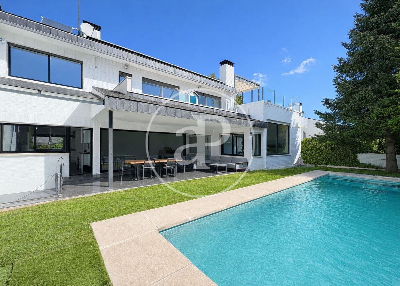 5 Zimmer Villa zu verkaufen in La Moraleja mit Pool - 2.800.000 € (Ref: 9807971)