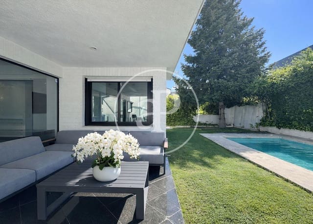 5 Zimmer Villa zu verkaufen in La Moraleja, Alcobendas mit Pool - 2.800.000 € (Ref: 9807971)