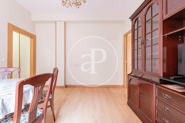 4 bedroom Apartment for sale in Cuatro Caminos, Madrid city - € 825,000 (Ref: 9811587)
