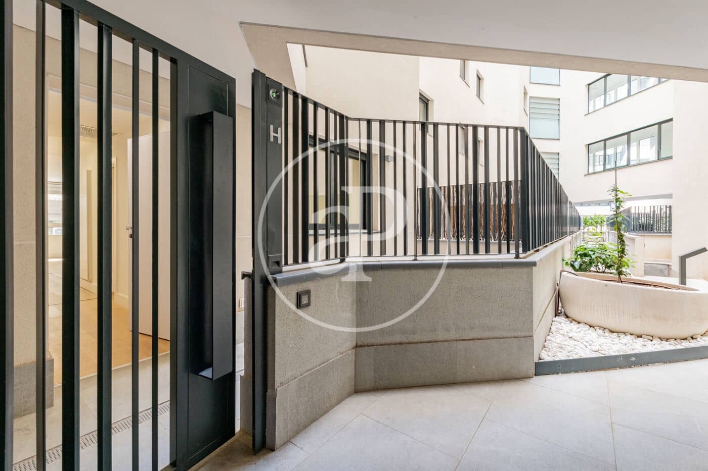 1 bedroom Apartment for sale in Madrid city with pool - € 880,000 (Ref: 9811589)